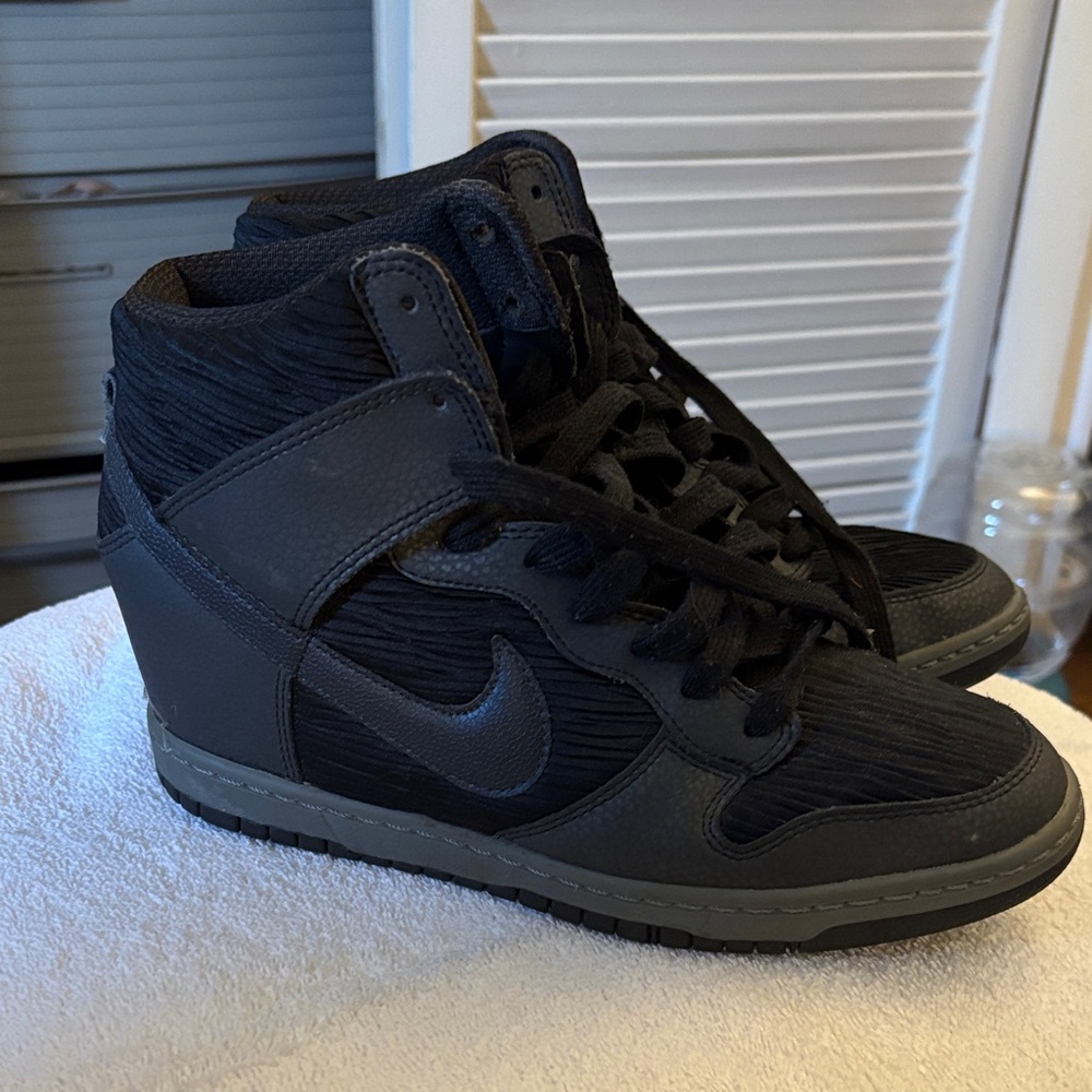 Nike dunks wedge Women's Black and Gray High-Top Sneakers